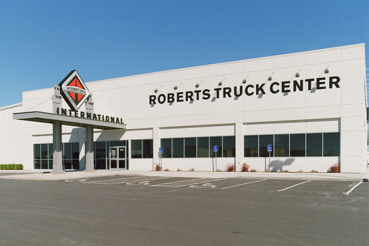 Roberts Truck Center | Timberlake Construction